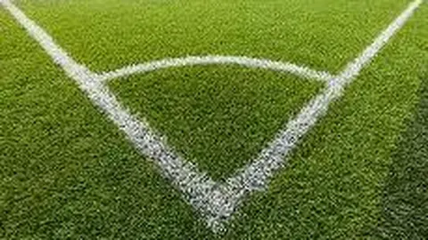 马刺连克强敌，阿德贡献19分助力连胜；布克虽得37分，但三分绝杀未果